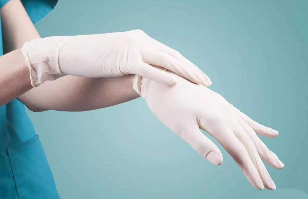 Обработка перчаток антисептиком